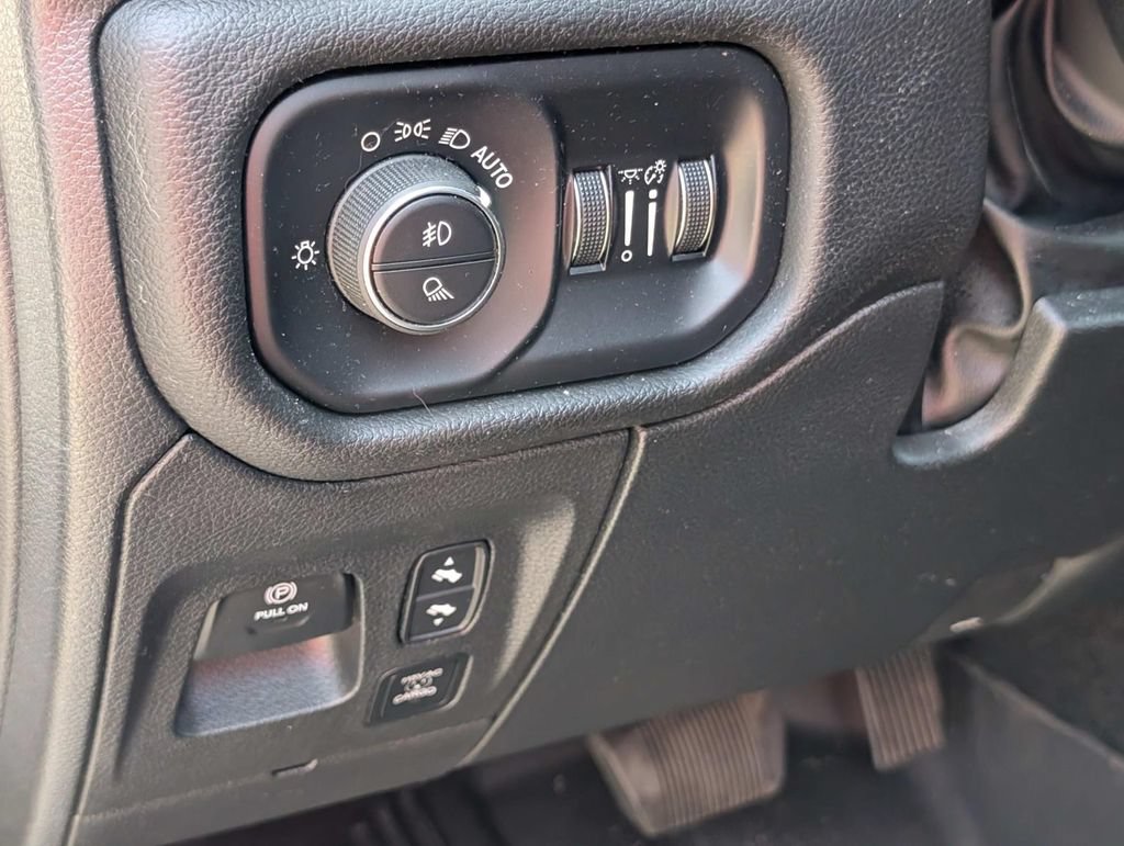 Used 2023 RAM 1500 Laramie AWD/4WD image 22