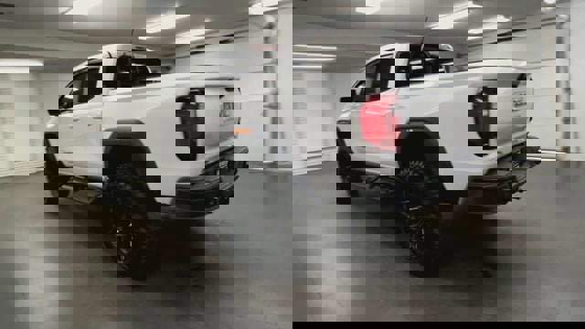 Used 2024 GMC Canyon AT4X w/ AT4X AEV Edition image 7