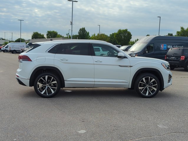 Used 2025 Volkswagen Atlas Cross Sport SEL Premium R-Line AWD/4WD image 4