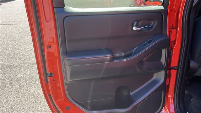 Used 2025 Nissan Frontier PRO-4X w/ Tow Package image 19
