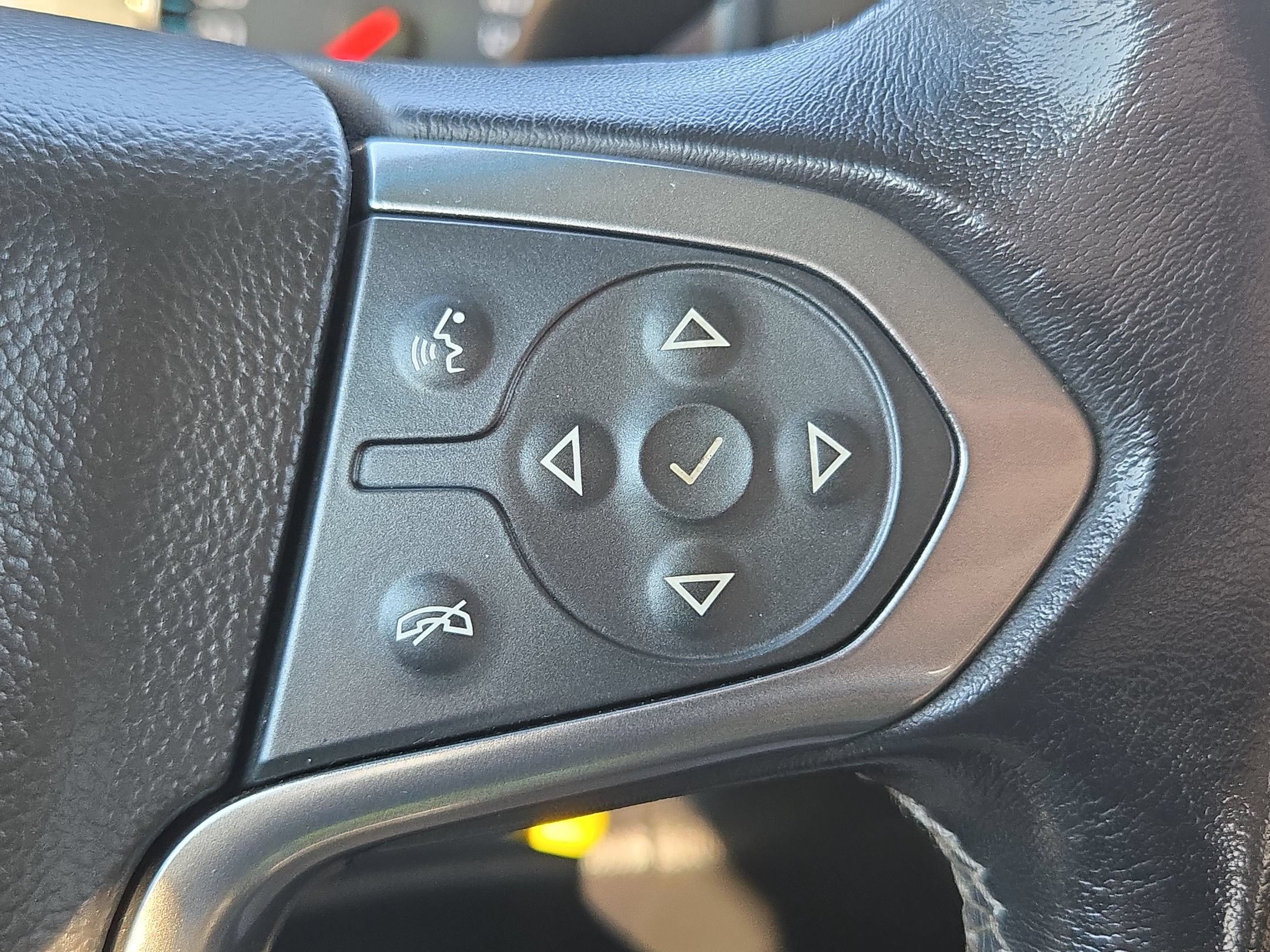 Used 2019 Chevrolet Silverado 1500 LT AWD/4WD image 28