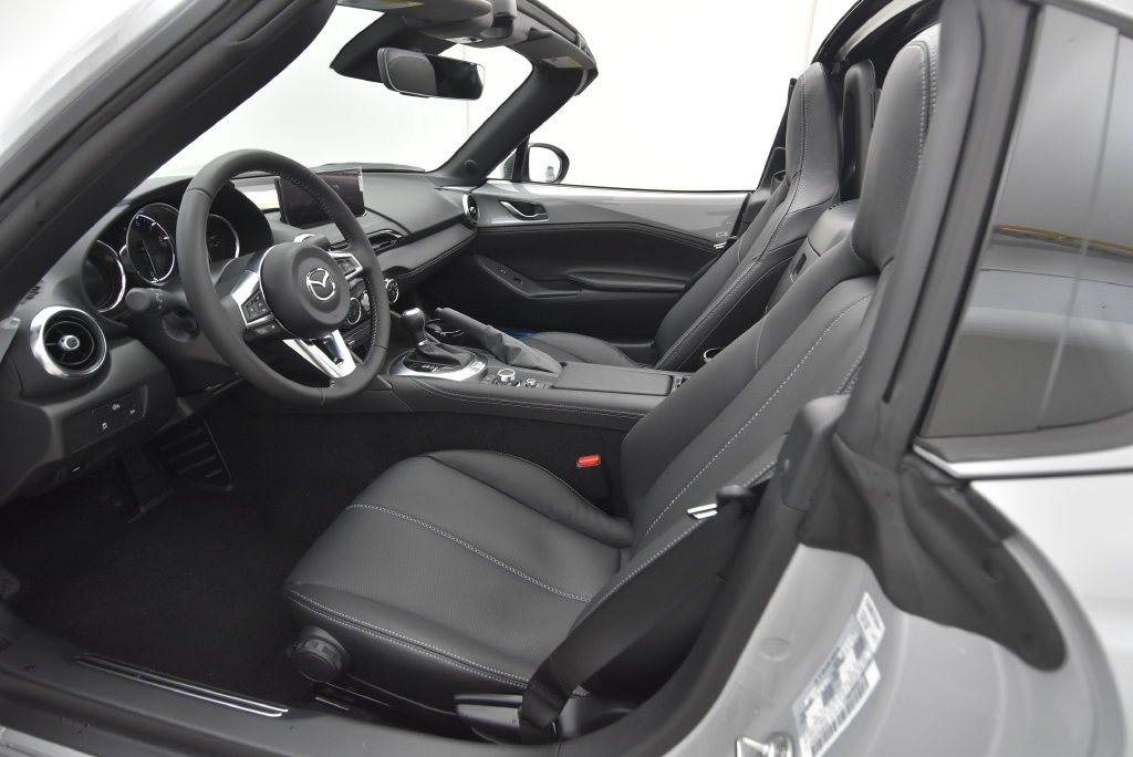 Used 2025 MAZDA MX-5 Miata RF Grand Touring RWD image 24