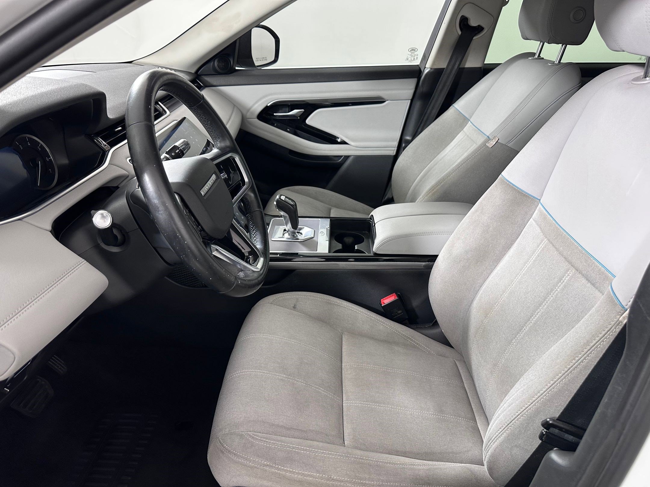 Used 2021 Land Rover Range Rover Evoque S image 4