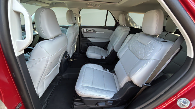 Used 2025 Ford Explorer Platinum w/ Ultimate Package AWD/4WD image 20