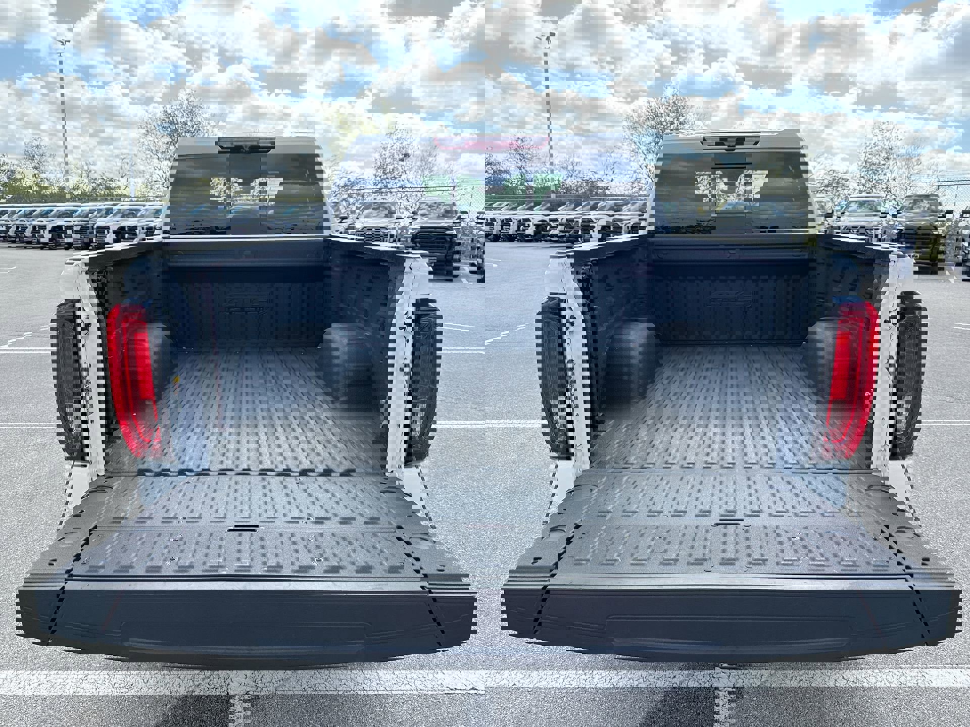 Used 2024 GMC Sierra 1500 AT4 w/ Technology Package image 20