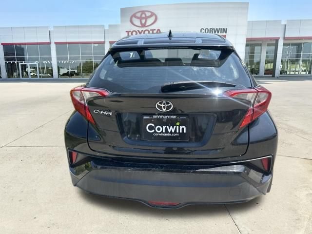 Used 2018 Toyota C-HR XLE FWD image 7