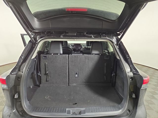 Used 2025 Toyota Highlander XLE image 33