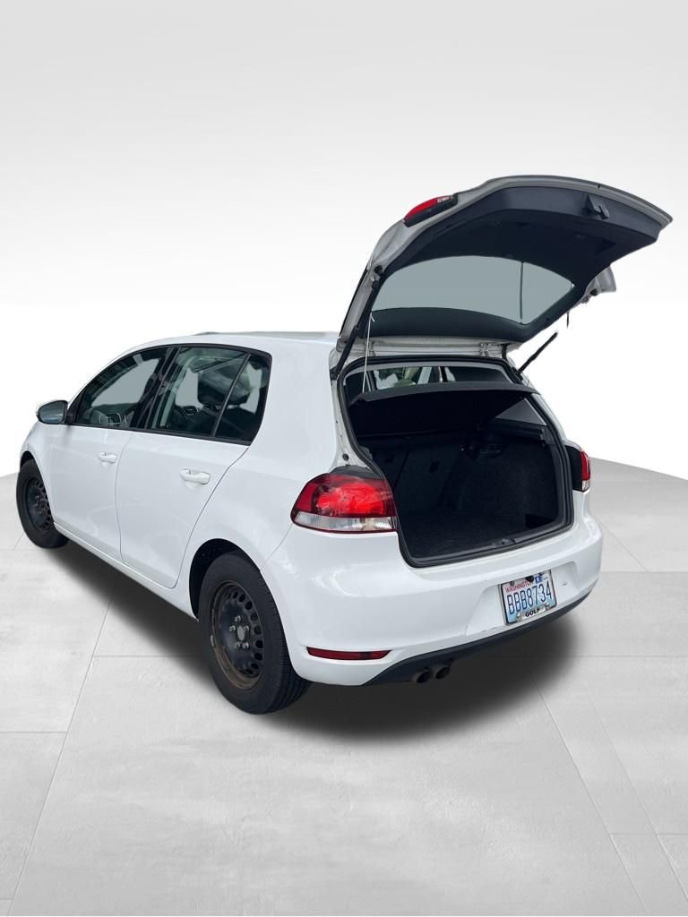 Used 2014 Volkswagen Golf 4-Door image 3