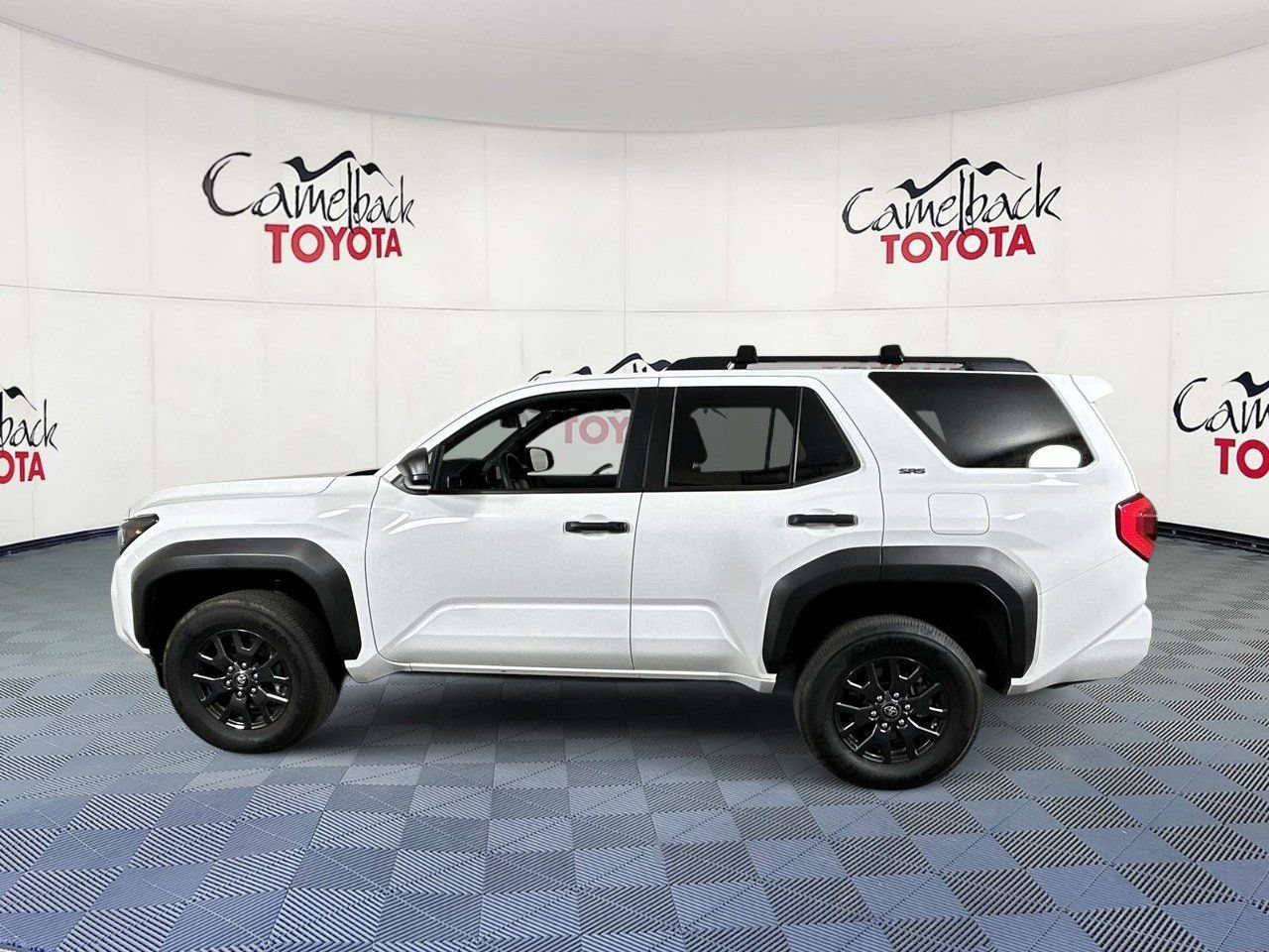 Used 2025 Toyota 4Runner SR5 AWD/4WD image 4