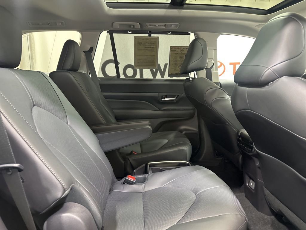 Used 2026 Toyota Grand Highlander Limited image 13