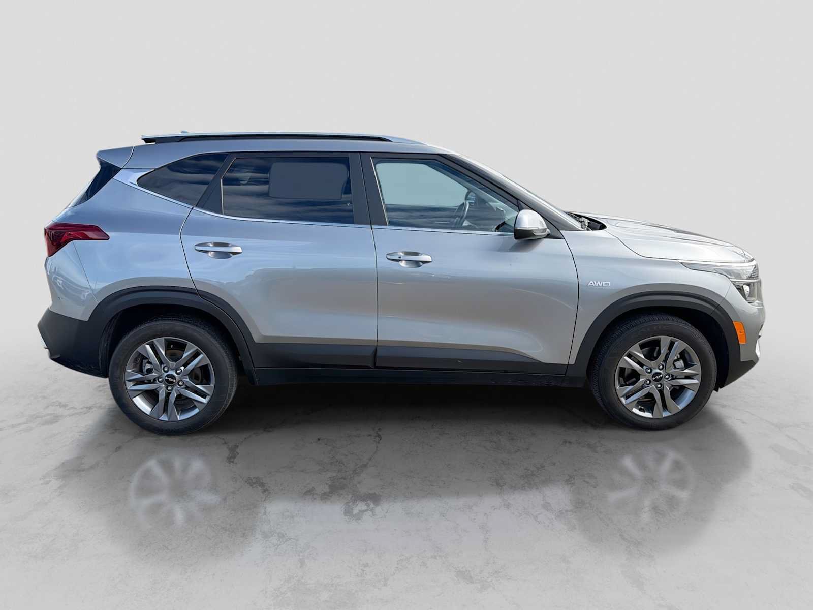 Used 2023 Kia Seltos S w/ Navigation Package AWD/4WD image 7