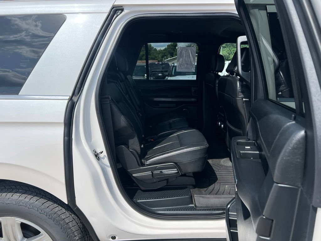 Used 2019 Ford Expedition Max XLT w/ Equipment Group 202A AWD/4WD image 19