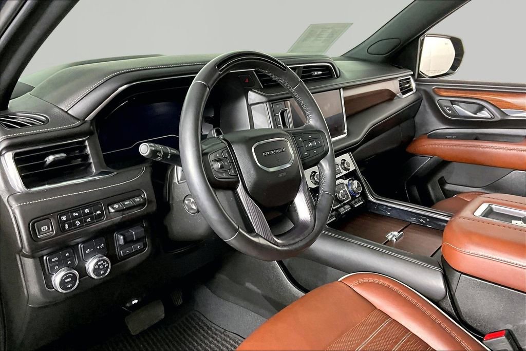 Used 2023 GMC Yukon Denali Ultimate AWD/4WD image 14