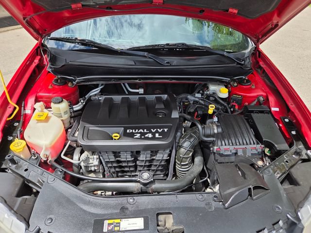 Used 2013 Dodge Avenger SE w/ Blacktop Pkg FWD image 10