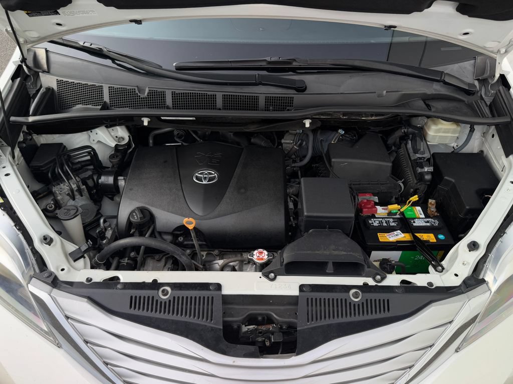 Certified 2017 Toyota Sienna Limited Premium AWD/4WD image 21