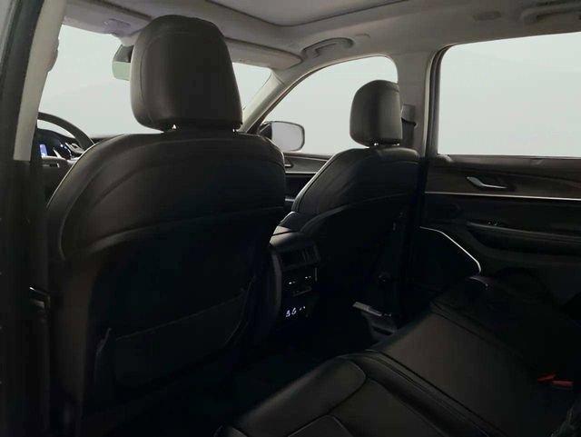 Used 2023 Jeep Grand Cherokee 4WD 4xe w/ Luxury Tech Group II image 39