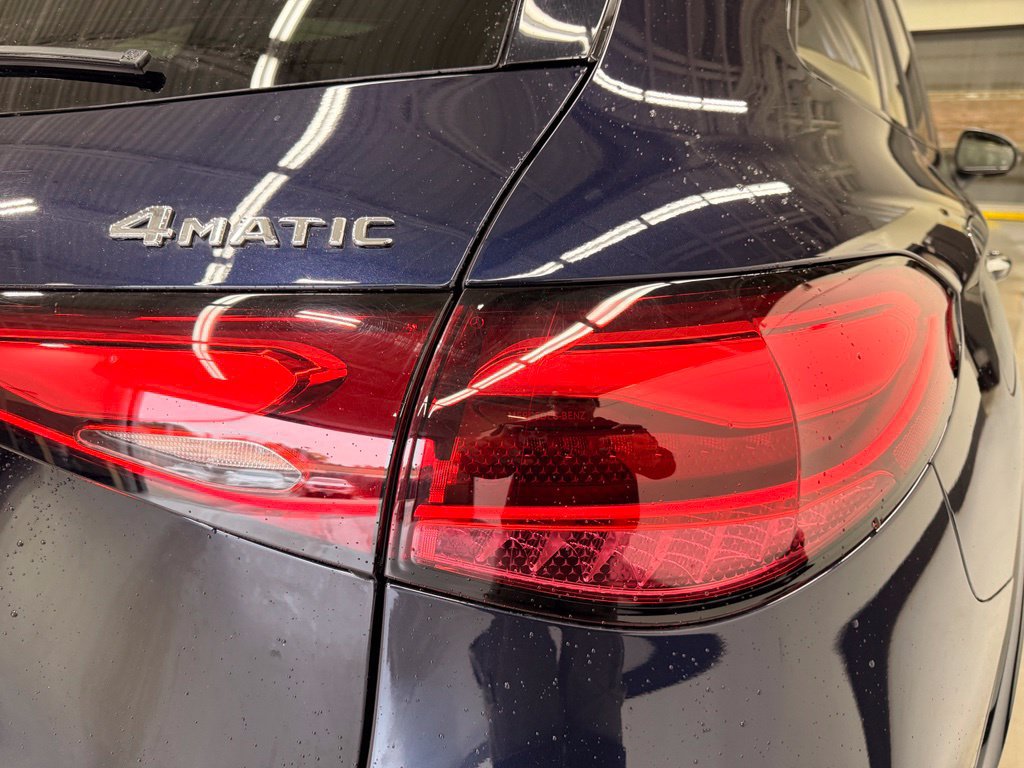 Used 2023 Mercedes-Benz GLC 300 4MATIC image 5