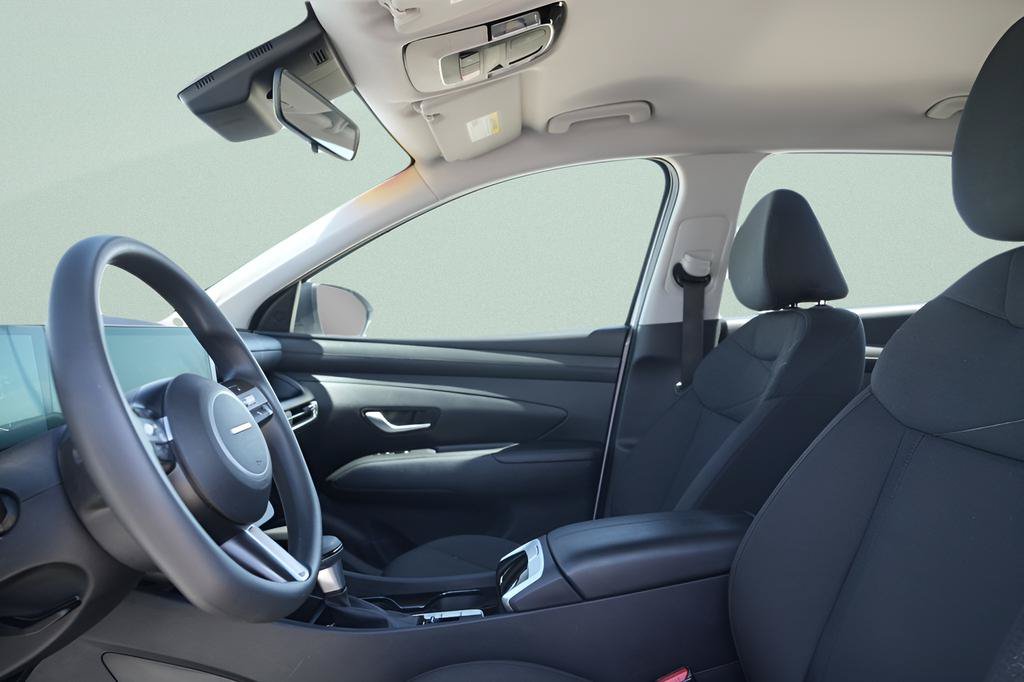 Used 2025 Hyundai Tucson SE AWD/4WD image 24