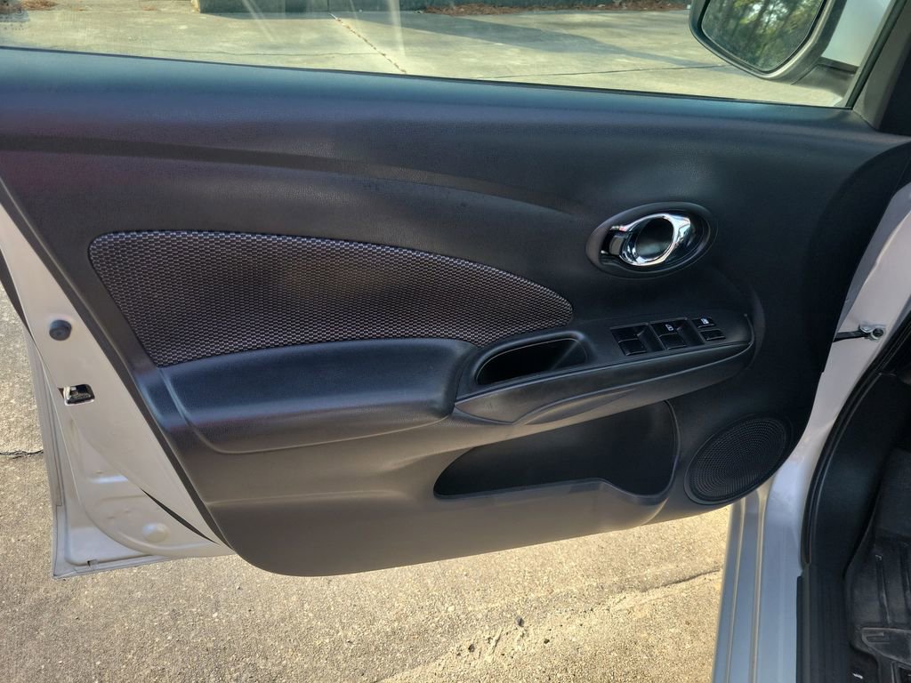 Used 2019 Nissan Versa SV image 12