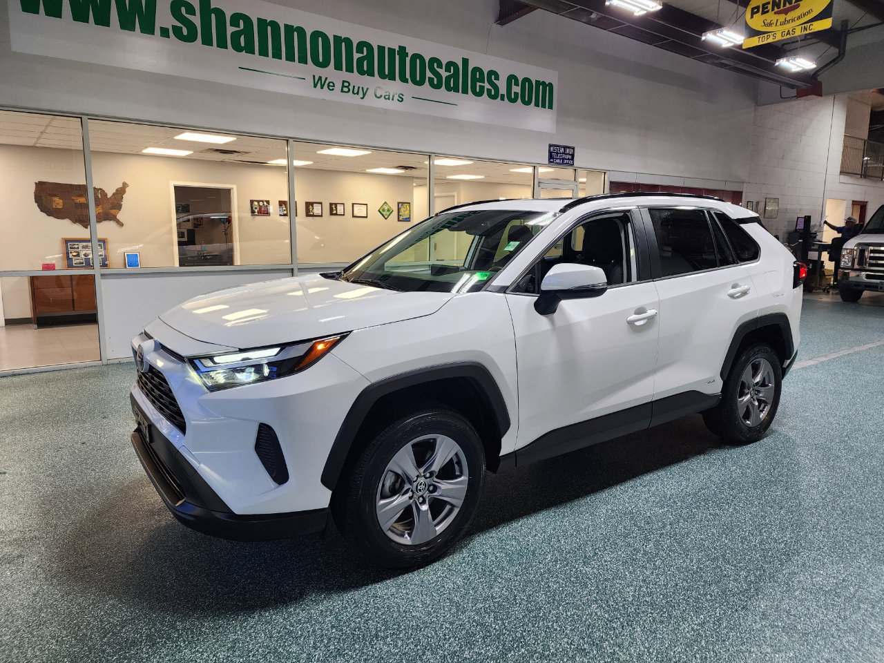 Used 2024 Toyota RAV4 XLE image 2