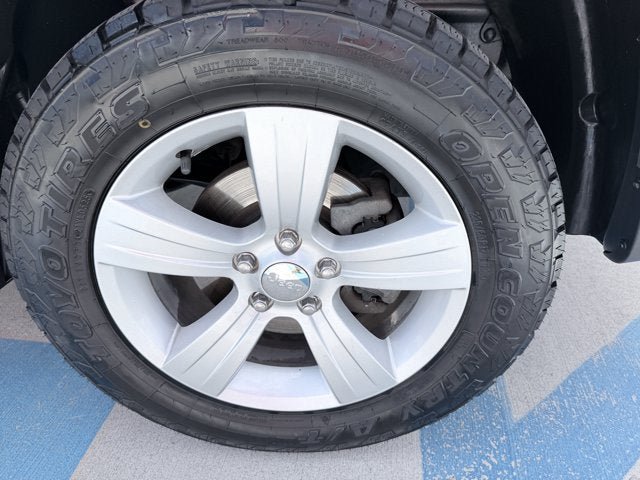 Used 2017 Jeep Patriot Latitude AWD/4WD image 20
