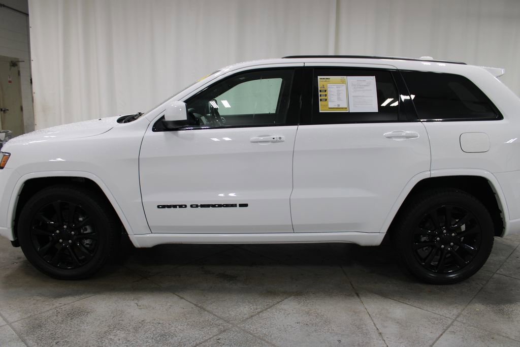 Used 2022 Jeep Grand Cherokee Laredo X image 8