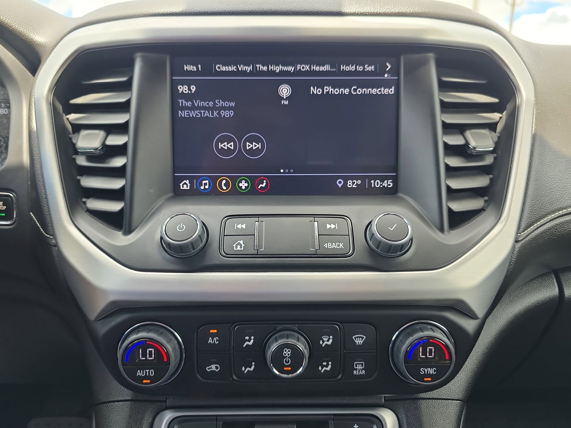 Used 2023 GMC Acadia SLE w/ Driver Convenience Package FWD image 23