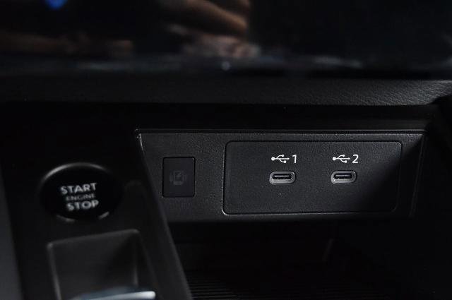 New 2025 Nissan Kicks SR image 19