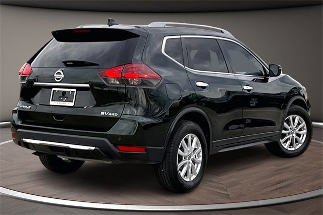Certified 2020 Nissan Rogue SV image 2