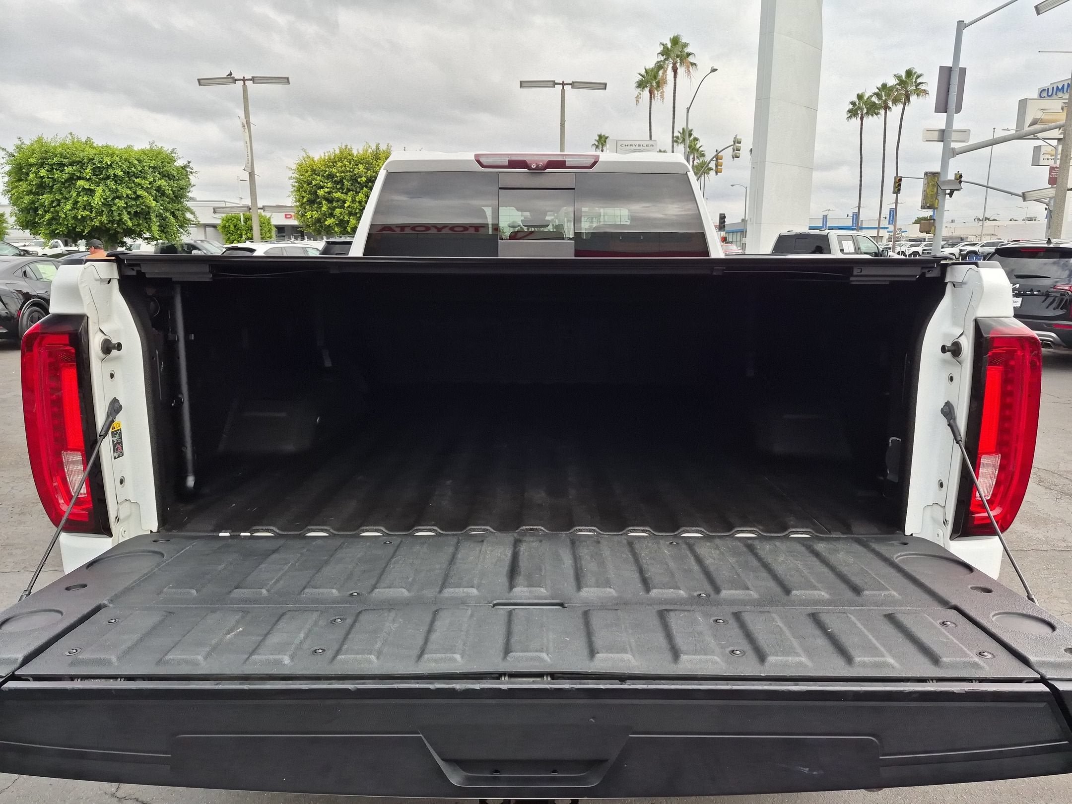 Used 2020 GMC Sierra 2500 AT4 w/ Technology Package AWD/4WD image 23