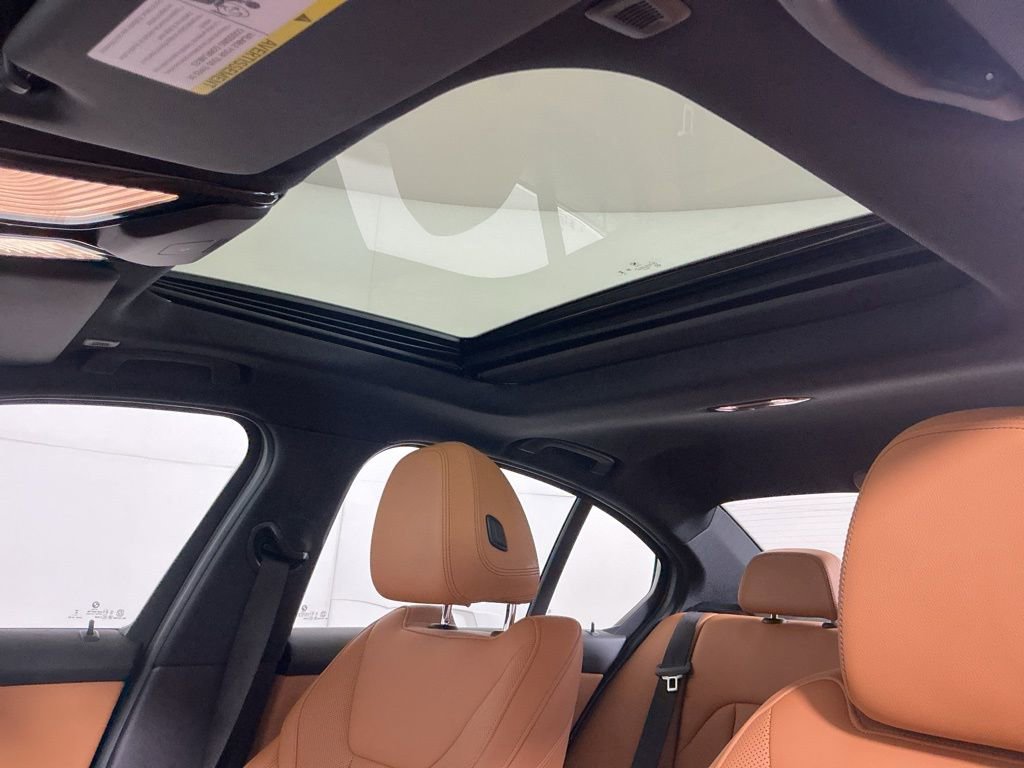 Certified 2025 BMW 330i Sedan w/ Premium Package RWD image 24