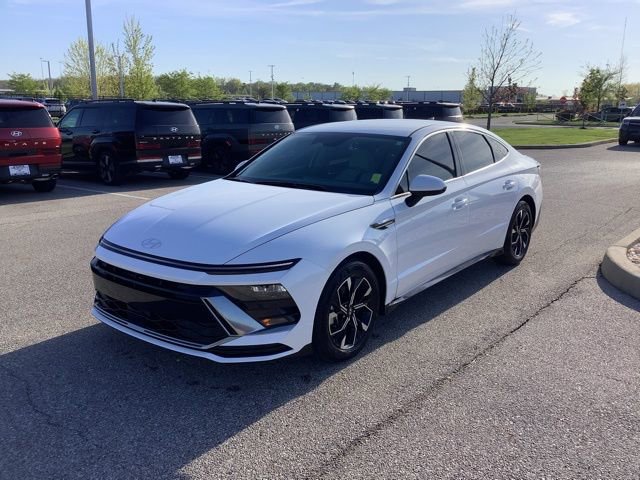 Certified 2025 Hyundai Sonata SEL AWD/4WD image 1