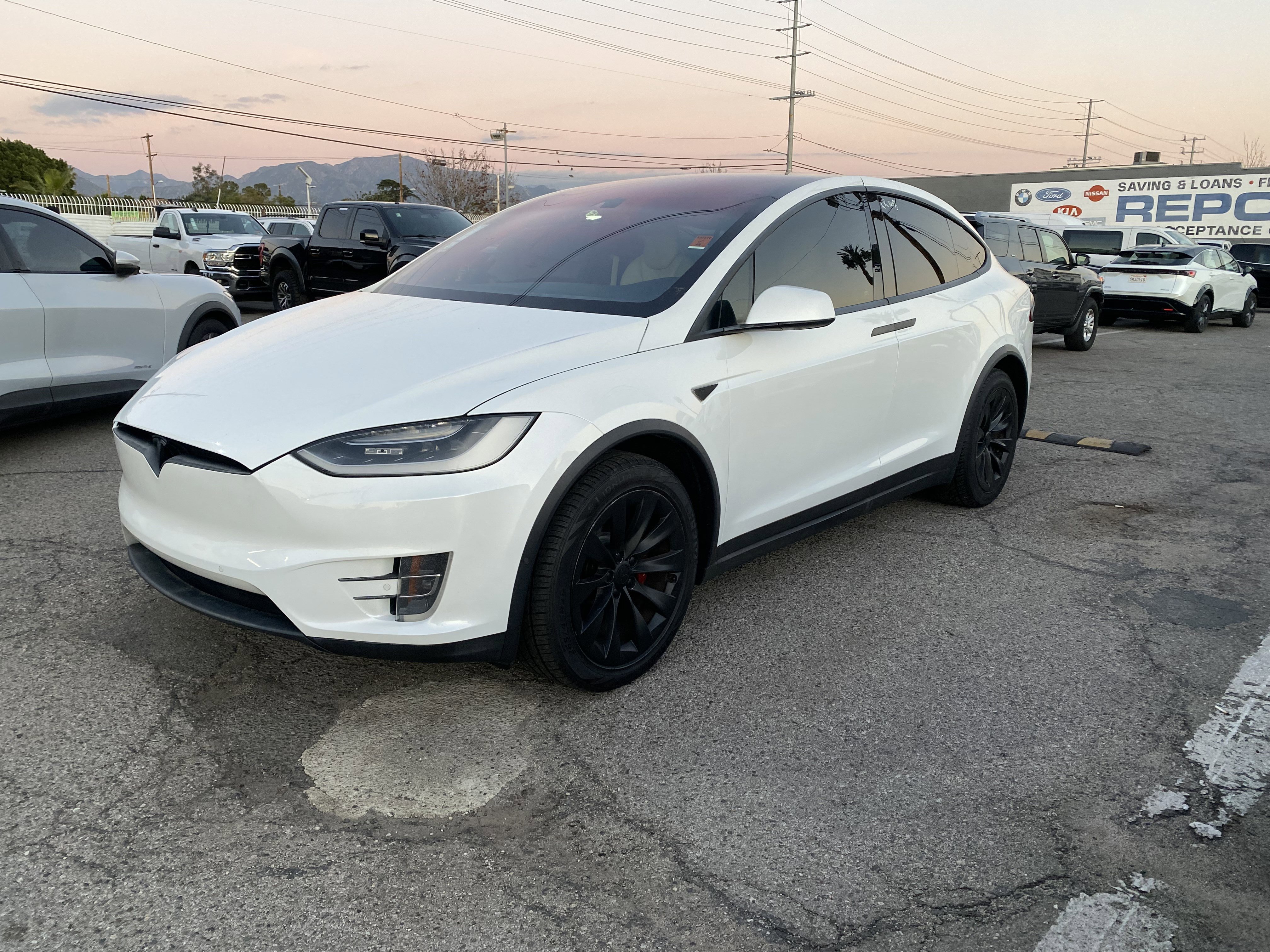 Used 2016 Tesla Model X 75D image 2