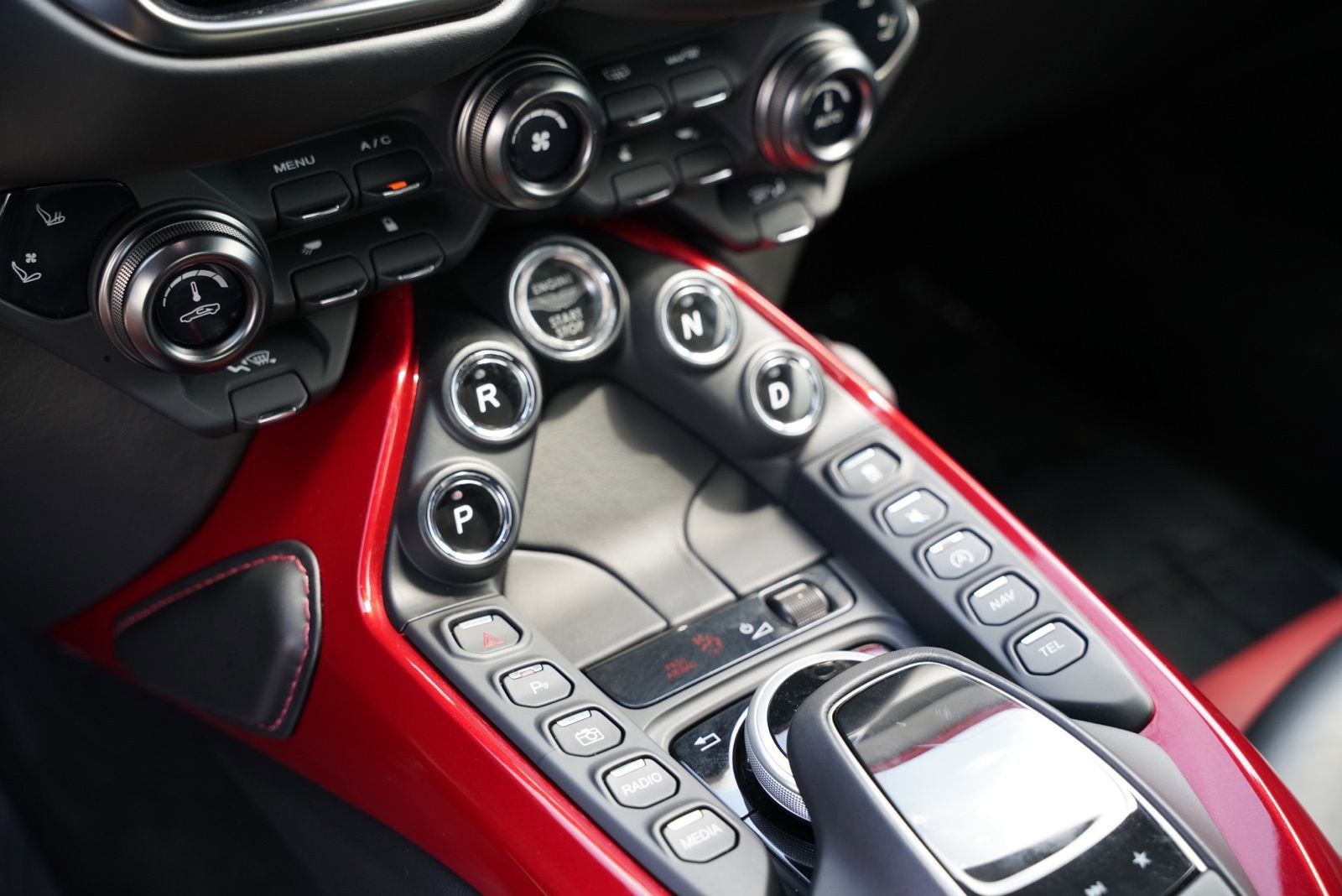 Used 2019 Aston Martin V8 Vantage Coupe image 19