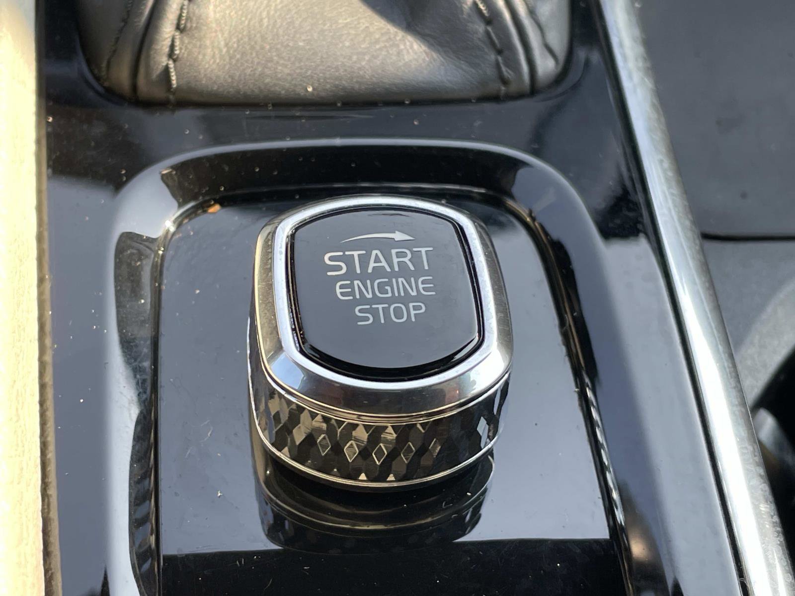 Used 2022 Volvo XC90 T5 Momentum w/ Protection Package Premier image 29