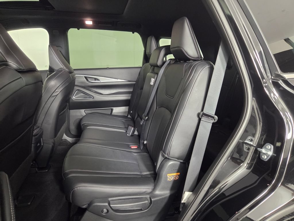 Used 2025 INFINITI QX60 Luxe w/ Black Edition FWD image 23