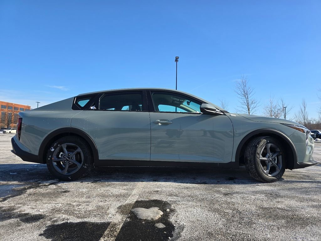 New 2025 Kia K4 LXS image 14