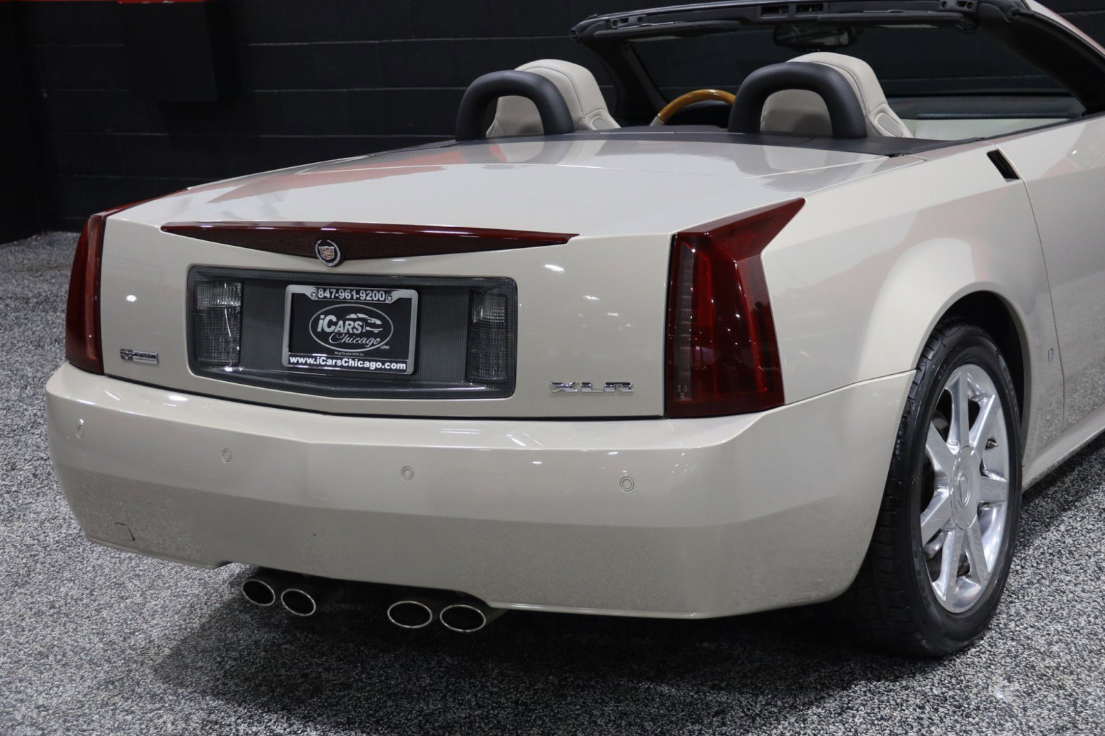 Used 2006 Cadillac XLR 2dr Convertible image 30