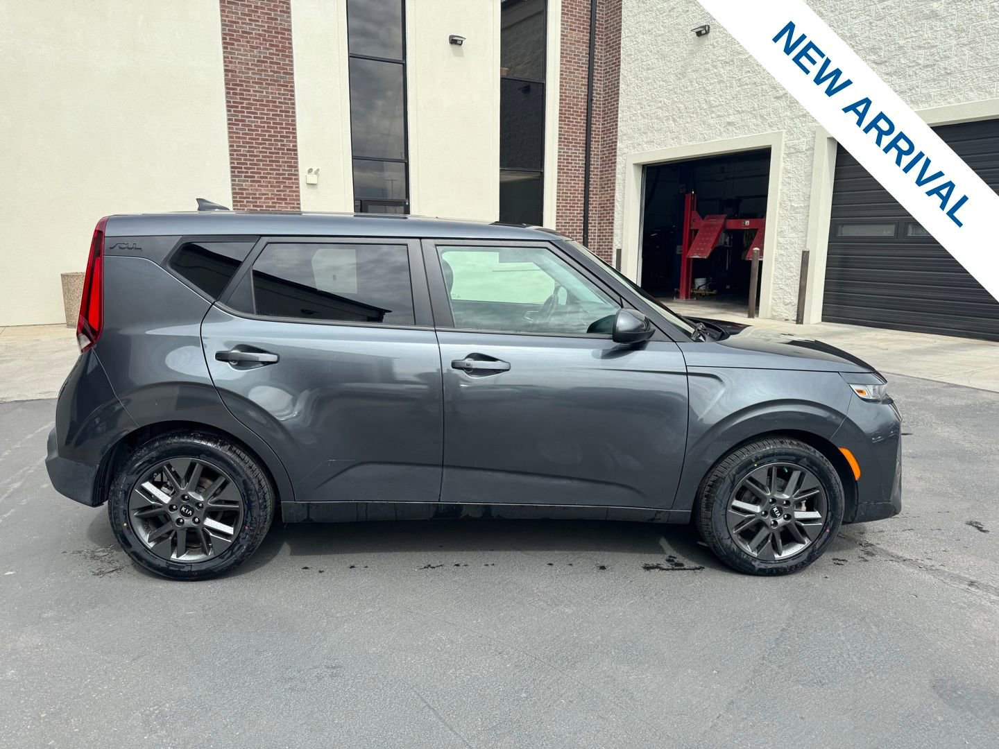 Used 2021 Kia Soul EX image 8