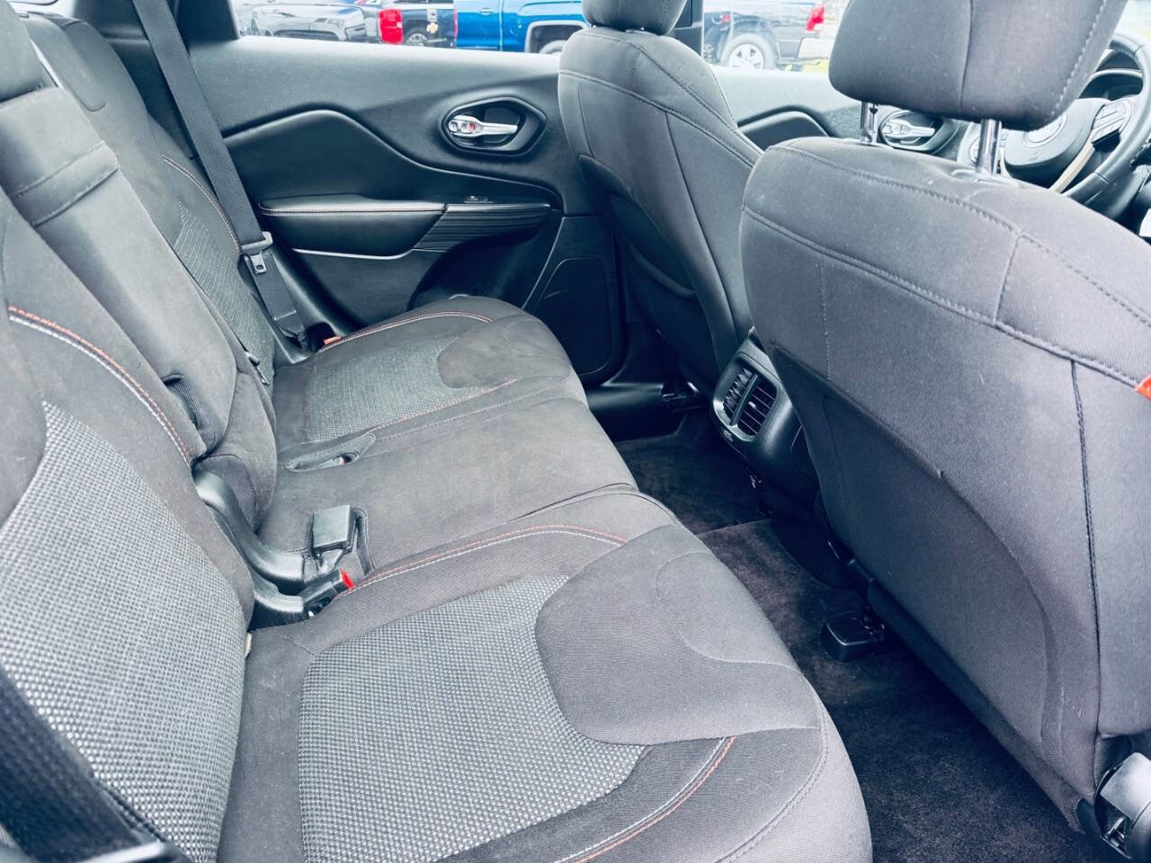 Used 2016 Jeep Cherokee 75th Anniversary image 23