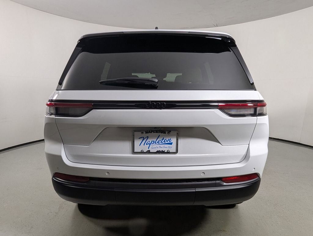 New 2026 Jeep Grand Cherokee Limited w/ Limited Altitude Package RWD image 7