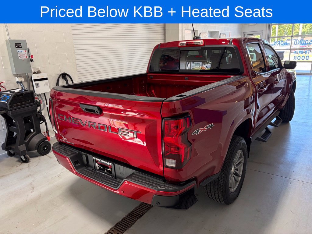 Used 2025 Chevrolet Colorado LT AWD/4WD image 9