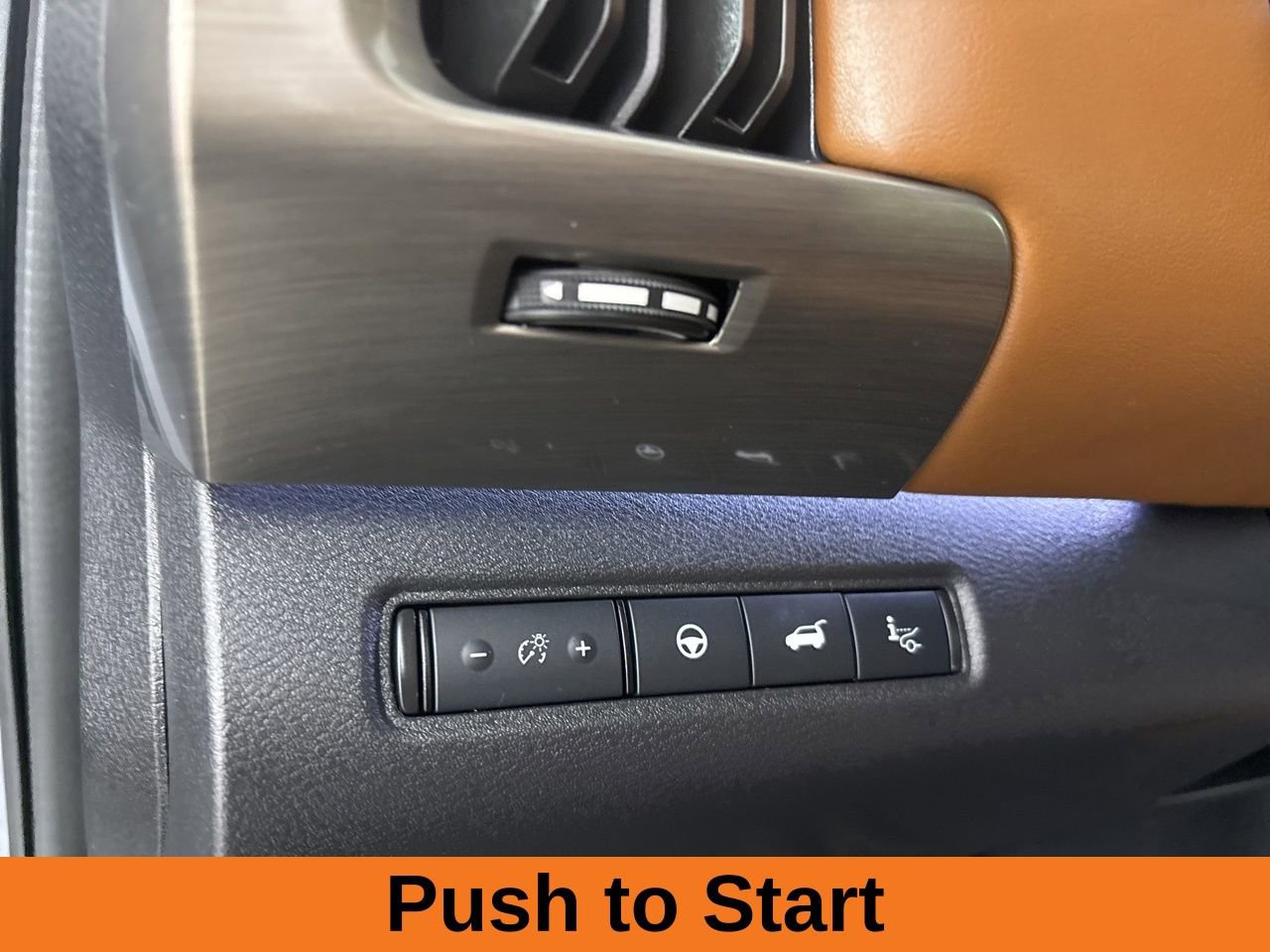 Used 2024 Nissan Pathfinder Platinum w/ Cargo Package image 10