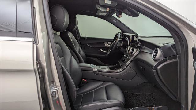 Used 2020 Mercedes-Benz GLC 300 4MATIC w/ Multimedia Package image 21