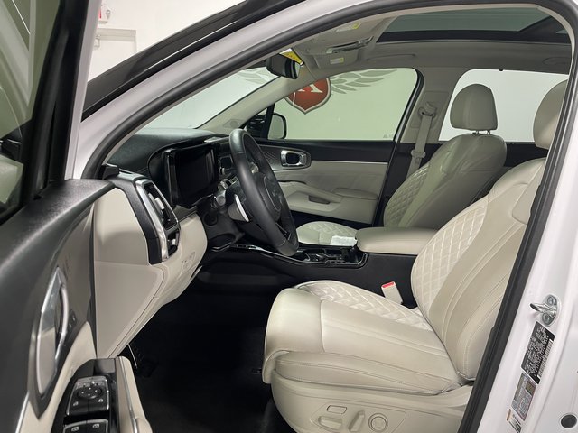 Used 2023 Kia Sorento SX AWD/4WD image 11