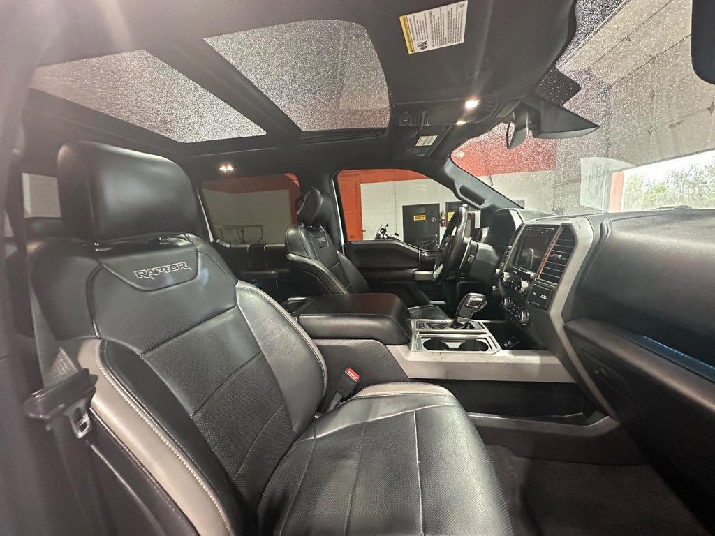 Used 2017 Ford F150 Raptor w/ Equipment Group 802A Luxury AWD/4WD image 18