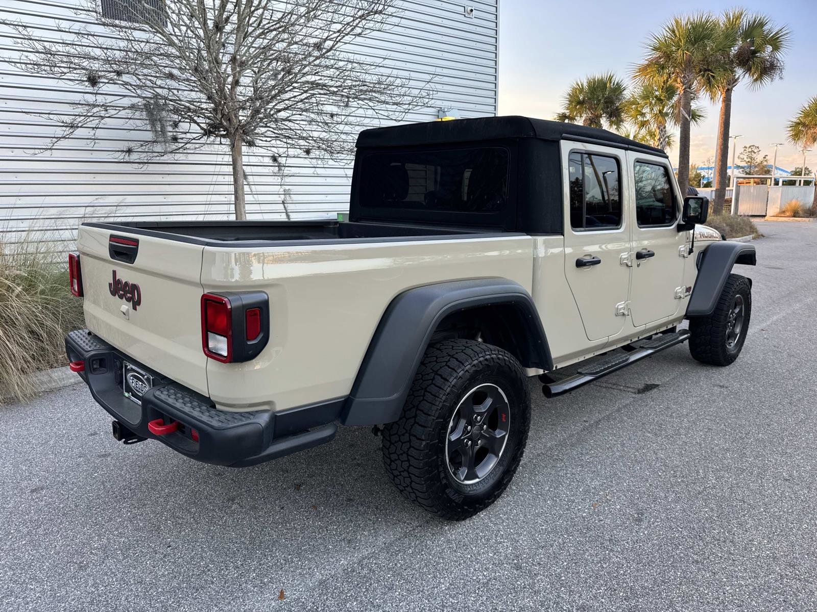 Used 2022 Jeep Gladiator Rubicon w/ Trailer Tow Package AWD/4WD image 7
