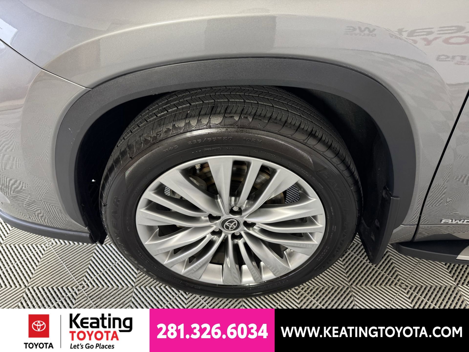 Certified 2025 Toyota Highlander Platinum AWD/4WD image 33