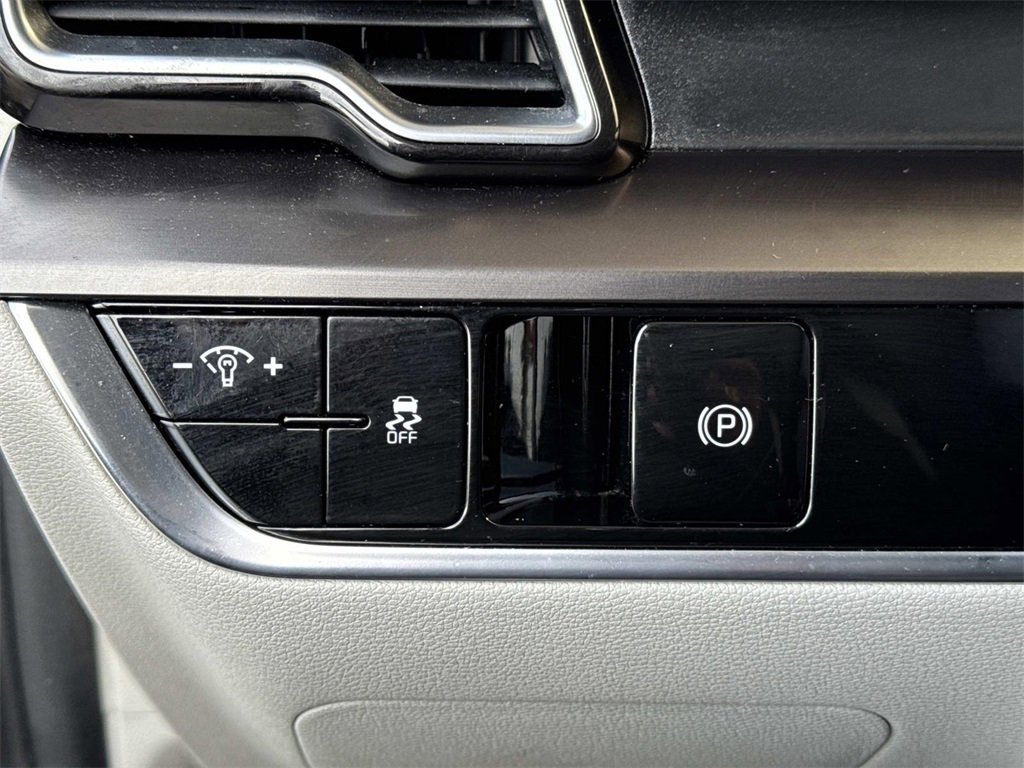 Certified 2024 Kia Sportage EX image 36