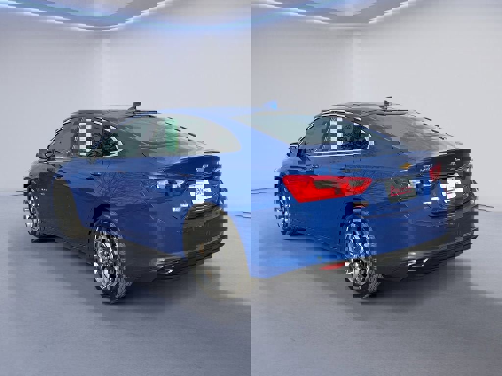 Used 2023 Chevrolet Malibu LT image 3